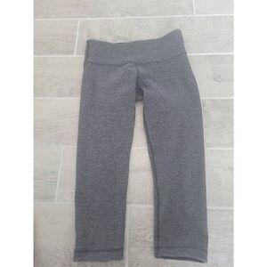 Lululemon Gray Cropped Leggings Size 6‎